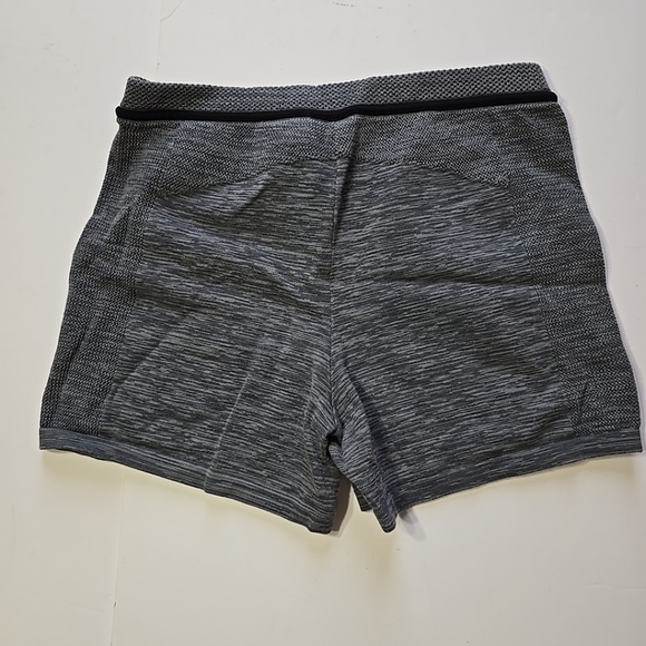 Nike Tech Knit Ladies Grey Shorts Medium - Picture 9 of 10